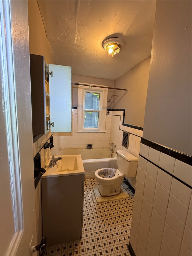 36 Ave A Rochester, NY 14621 - Photo 18 of 18