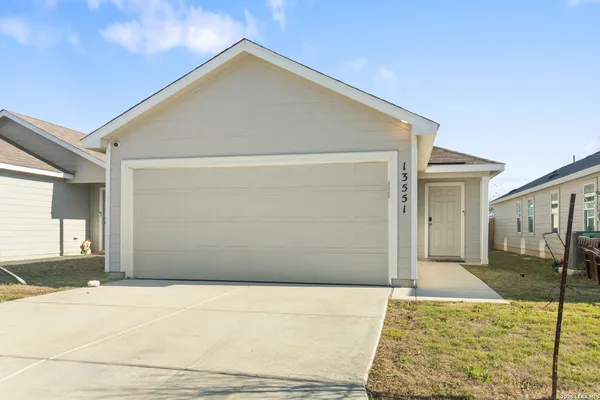 $1,695 | 13551 Barton Cove, San Antonio, TX 78253