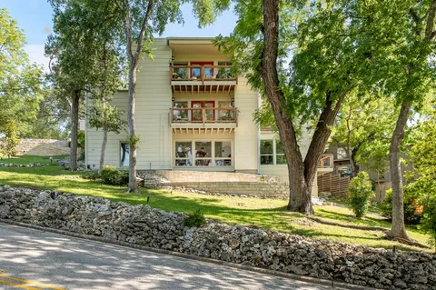 $1,250,000 | 5932 Highland Hills Drive, Austin, TX 78731