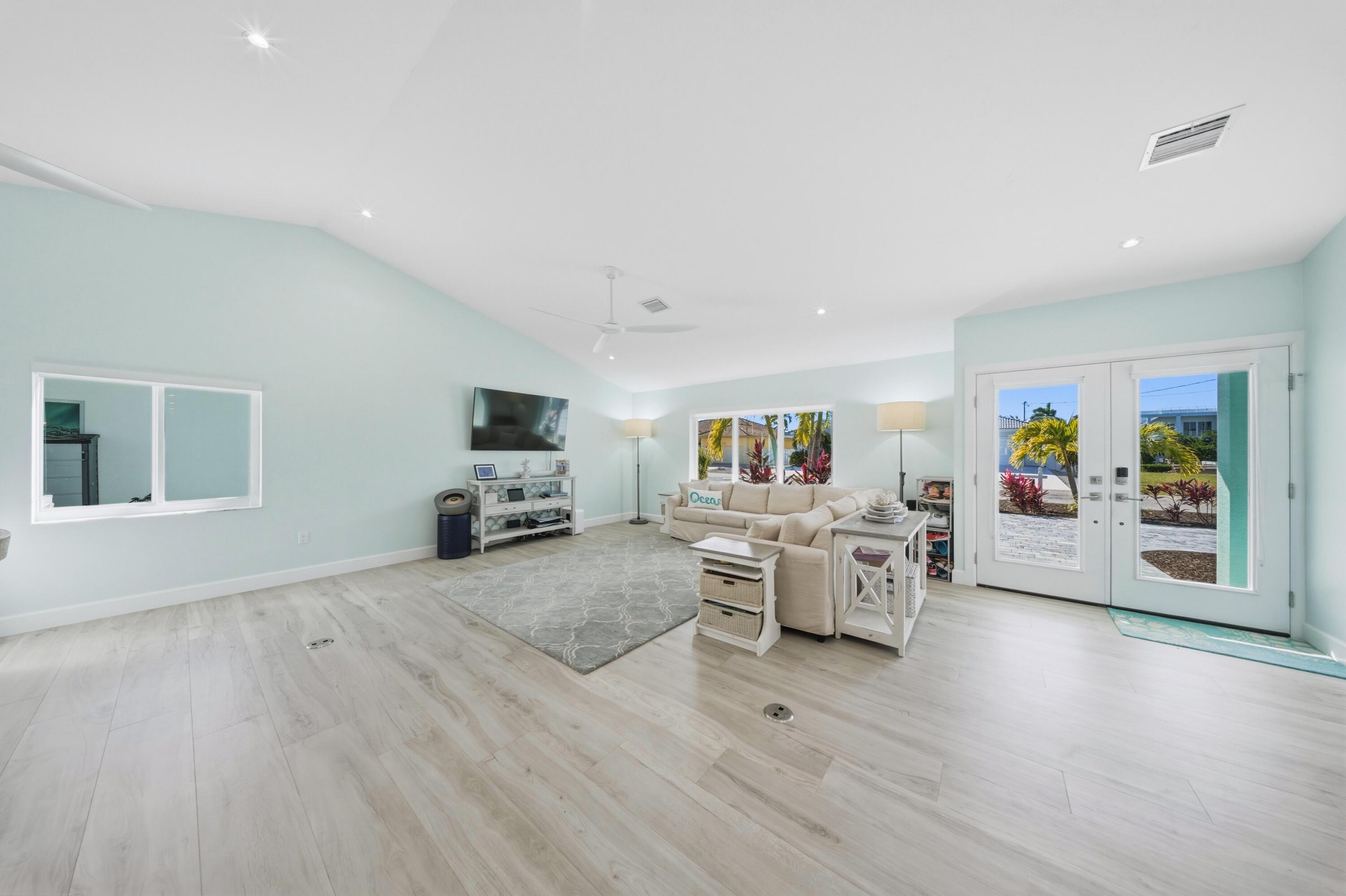 230 13th Street Key Colony Beach, FL 33051 - Photo 12 of 71 DSC09275