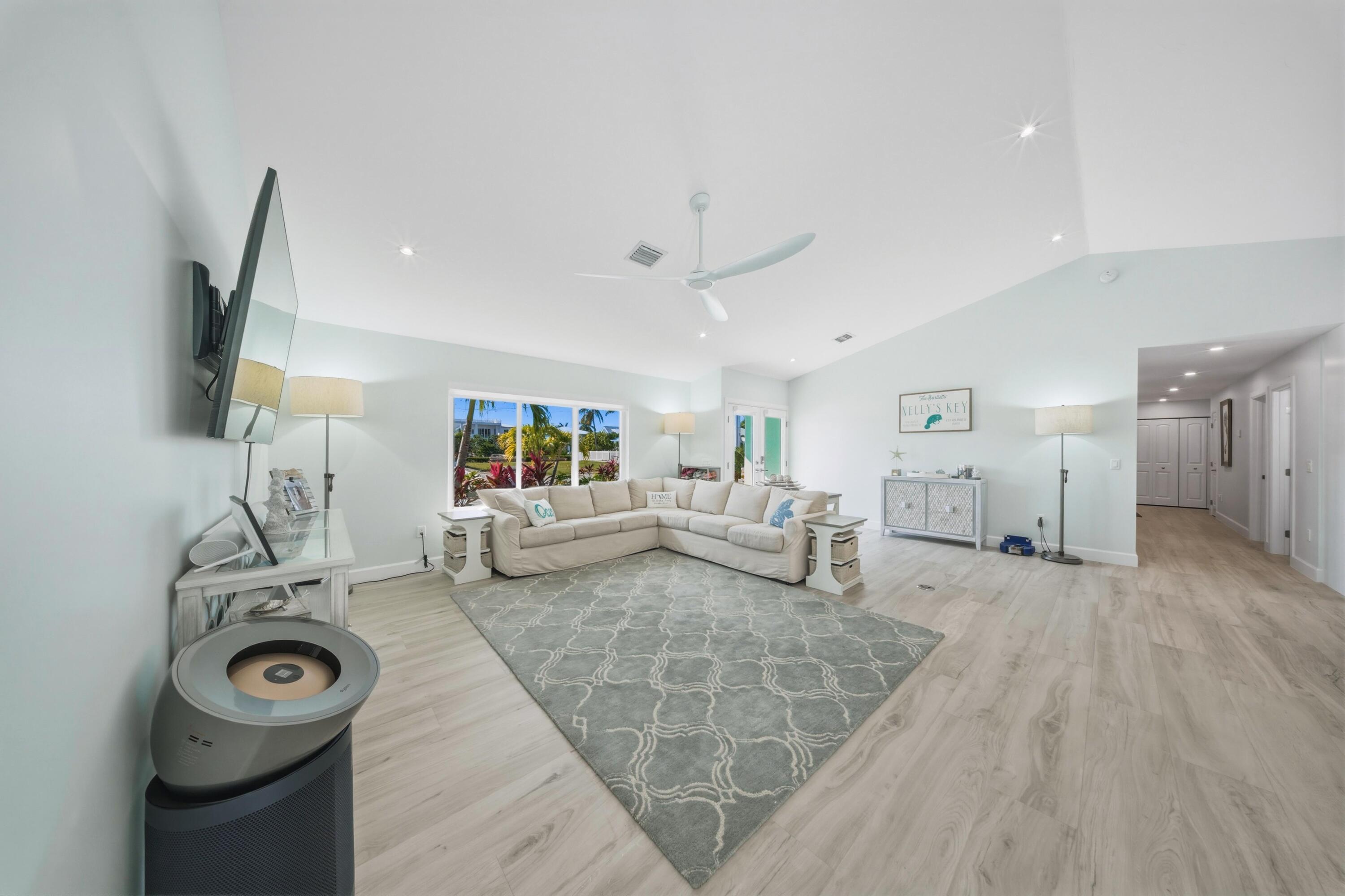 230 13th Street Key Colony Beach, FL 33051 - Photo 13 of 71 DSC09270