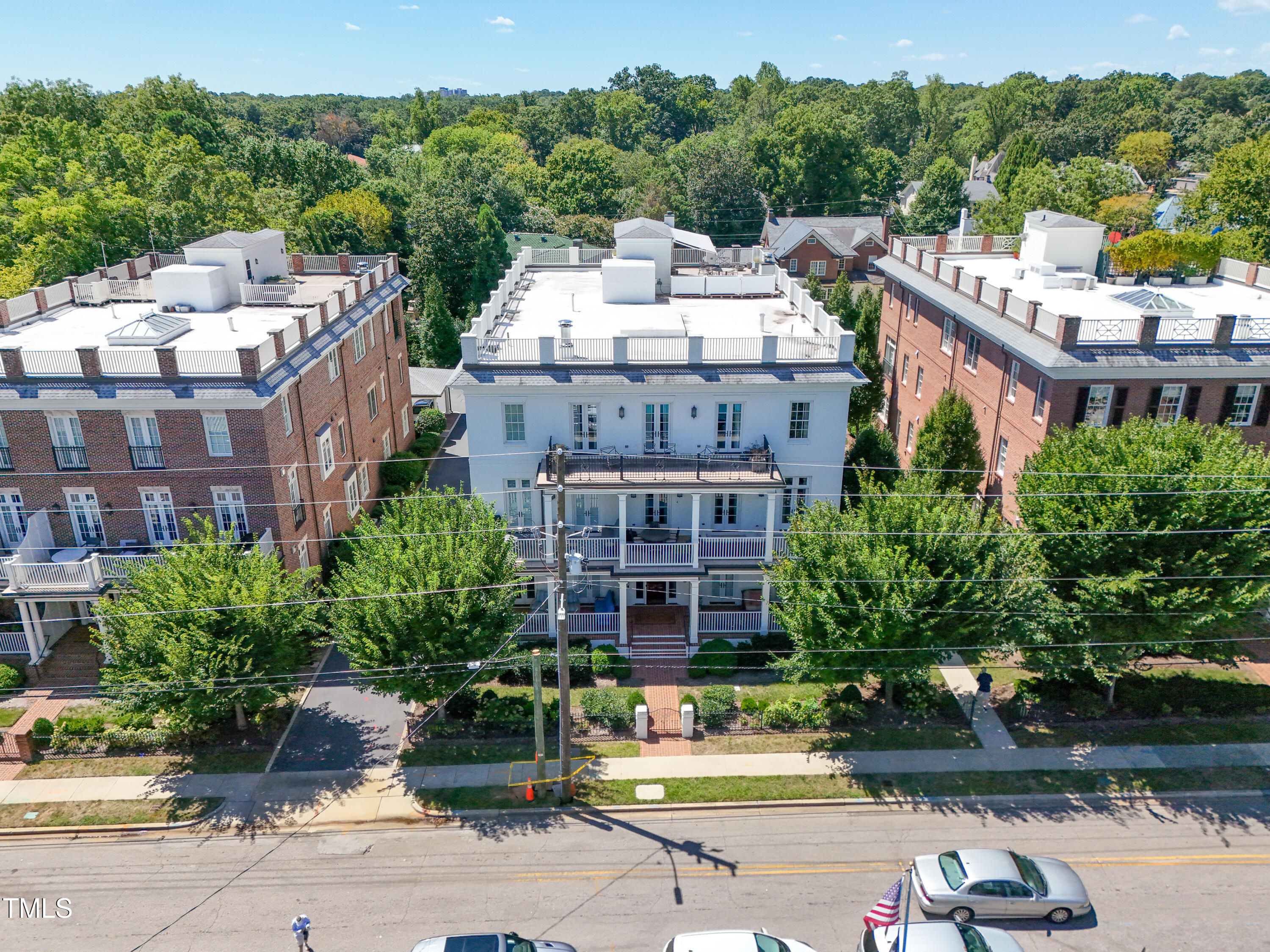 2015 Fairview Road, Unit 200 Raleigh, NC 27608 - Photo 3 of 58 2015 Fairview #200-12