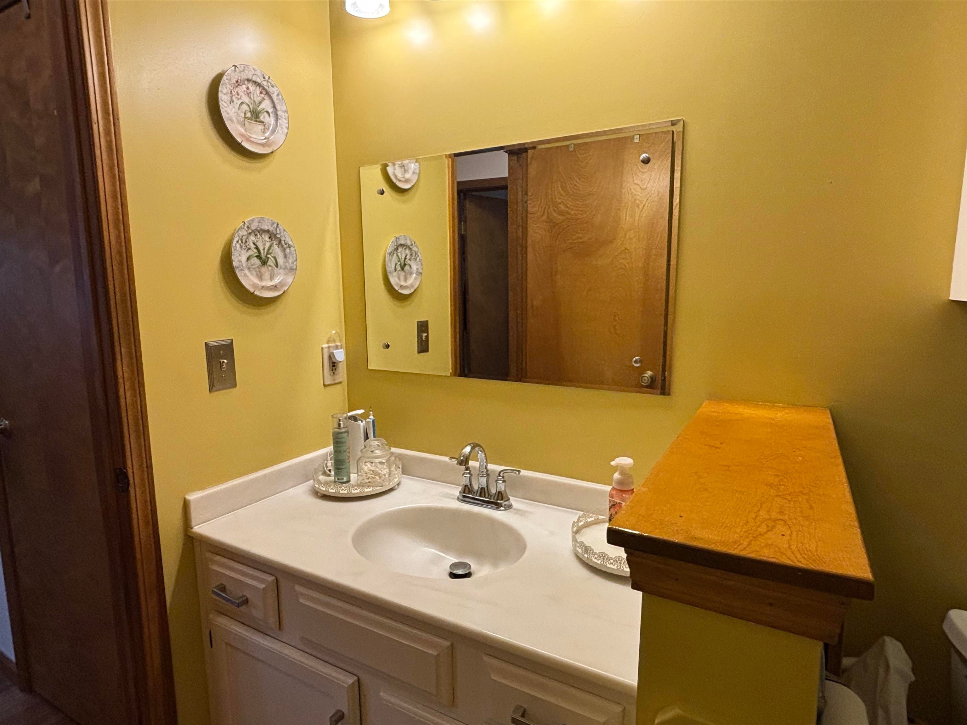589 Churchgrove Road Frankenmuth, MI 48734 - Photo 17 of 36 Gallery Image 17