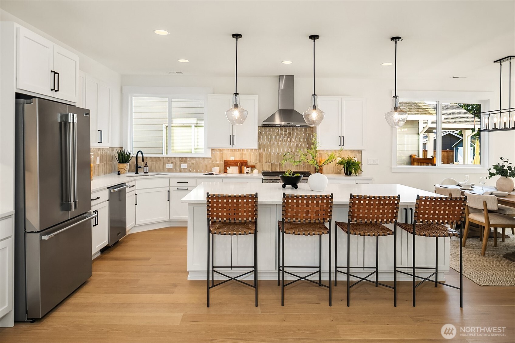 805 Hoquiam Avenue Northeast Renton, WA 98059 - Photo 2 of 5