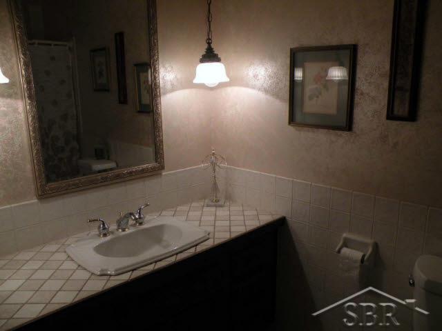 8720 Ederer Road Saginaw, MI 48609 - Photo 5 of 14 20106135-4.JPG