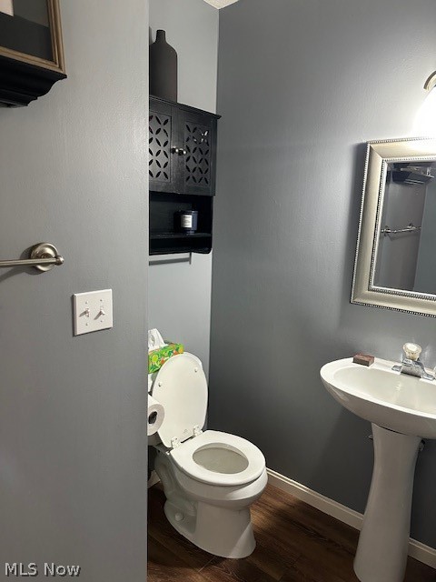 2228 Croydon Road Twinsburg, OH 44087 - Photo 7 of 18 Bathroom off of Kitchen