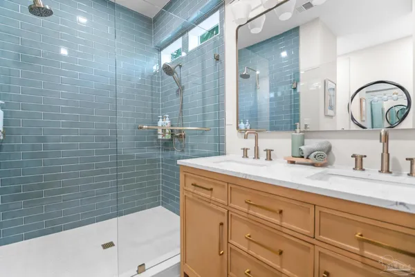 $640,000 | 444 York Street, Gulf Breeze, FL 32561