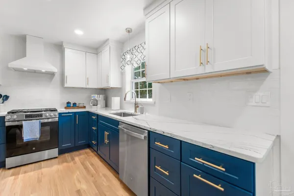 $640,000 | 444 York Street, Gulf Breeze, FL 32561