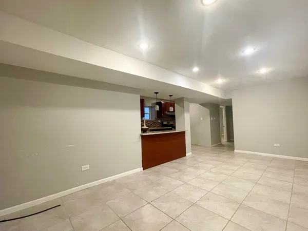$1,850 | 3021 West Diversey Avenue, Unit G, Chicago, IL 60647
