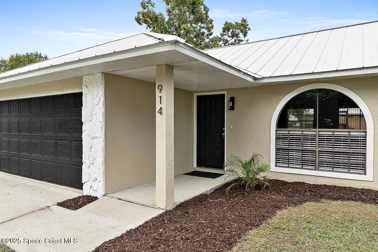 914 Devon Avenue Sebastian, FL 32958 - Photo 2 of 40 2