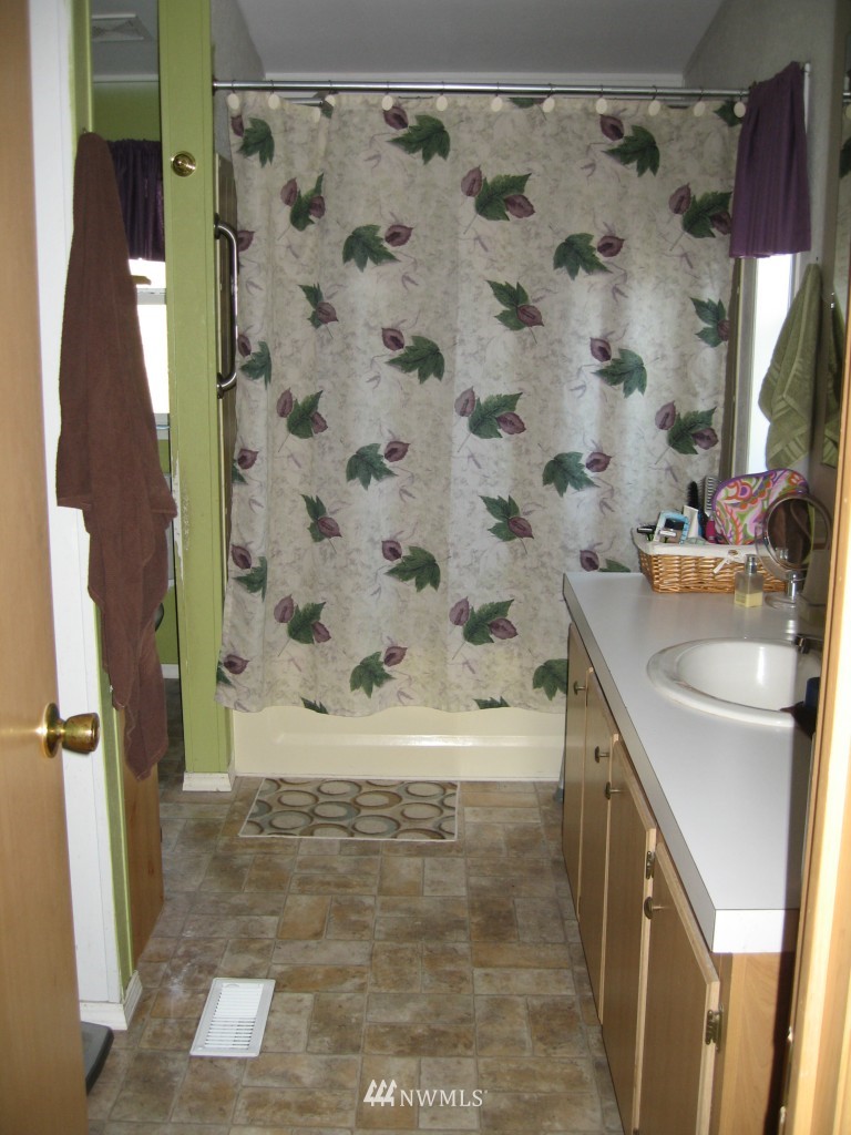 16916 Dodd Lane Southwest Rochester, WA 98579 - Photo 8 of 19