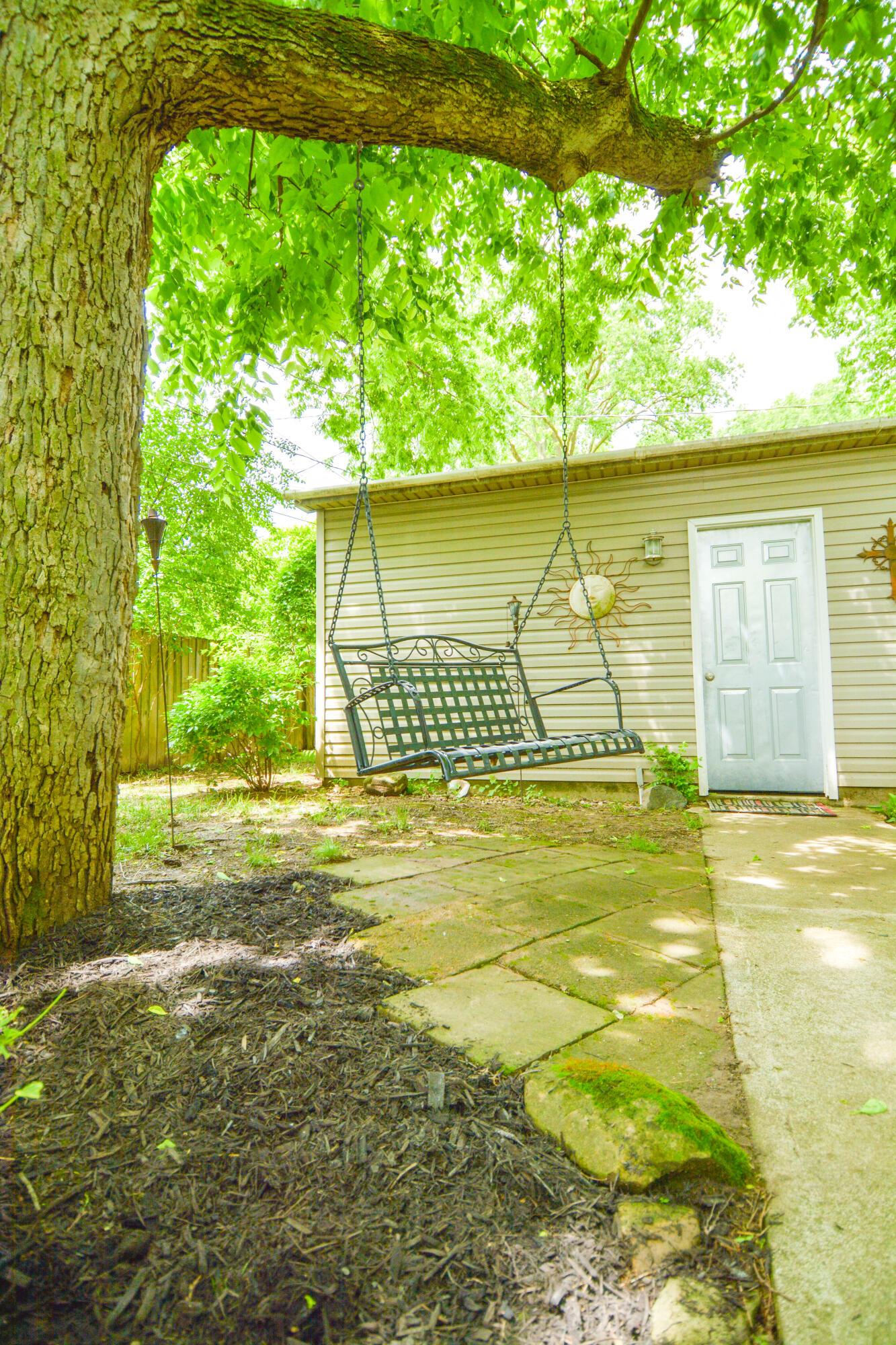 1232 Mulford Road Grandview Heights, OH 43212 - Photo 31 of 33 Swing