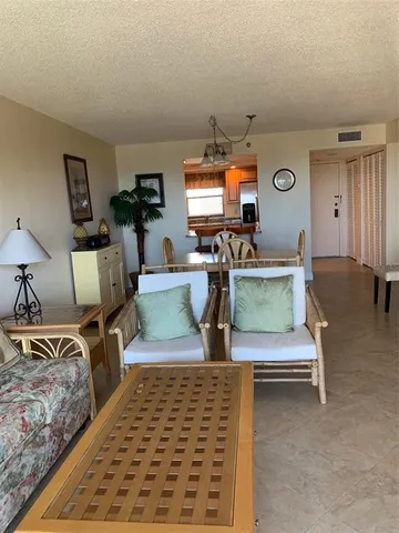 $6,500 | 1001 Benjamin Franklin Drive, Unit 508, Sarasota, FL 34236