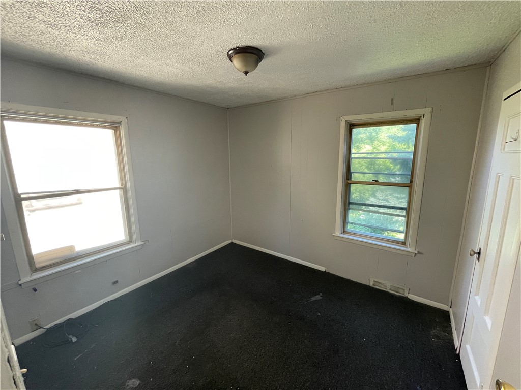 410 Emerson Street Rochester, NY 14613 - Photo 9 of 19 Gallery Image 9