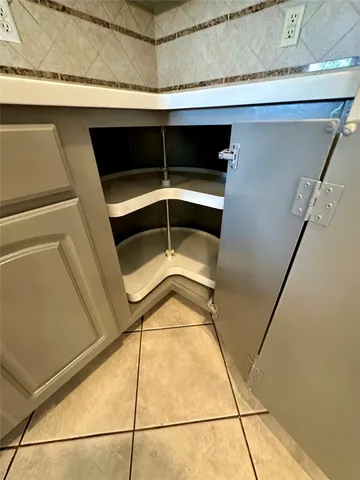 a view of utility room