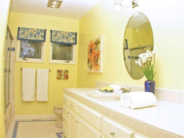 1239 Manitou Road Santa Barbara, CA 93101 - Photo 6 of 10 Bathroom