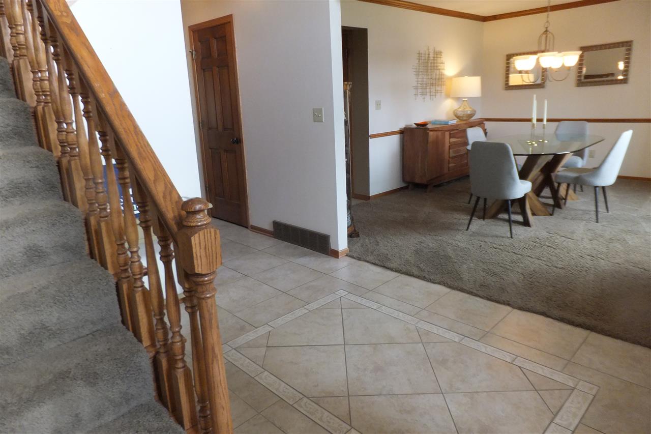8050 Killarney Aire Road Roscoe, IL 61073 - Photo 4 of 36 Gallery Image 4