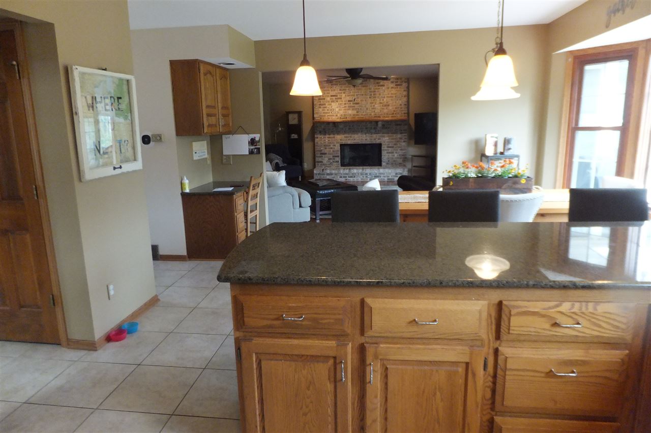 8050 Killarney Aire Road Roscoe, IL 61073 - Photo 9 of 36 Gallery Image 9