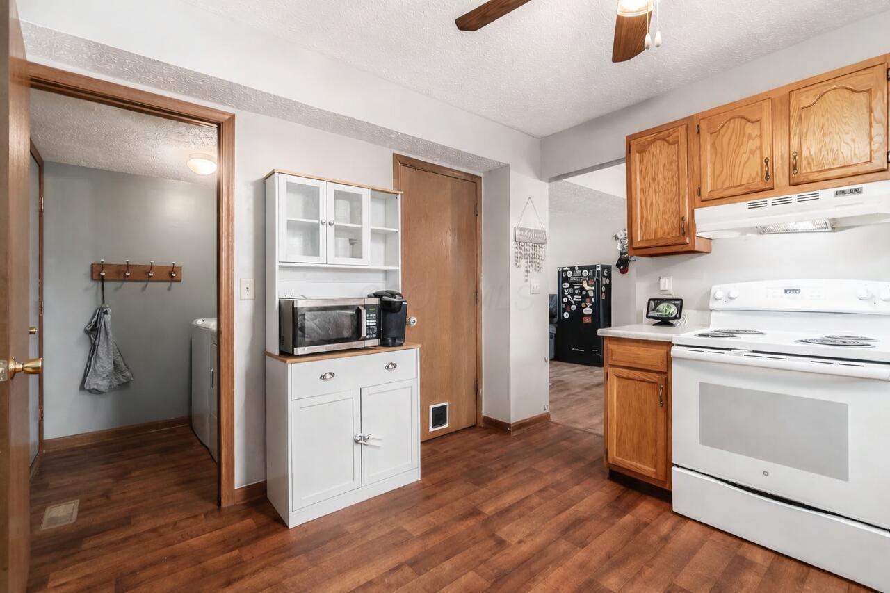 142 Kettering Bend Delaware, OH 43015 - Photo 7 of 22 Kitchen