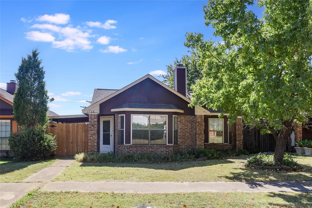 WELCOME TO 1728 HACKAMORE STREET IN MESQUITE!