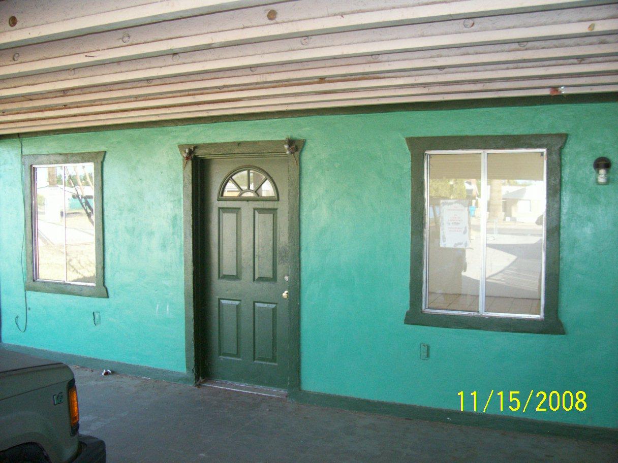 1711 East Cheery Lynn Road Phoenix, AZ 85016 - Photo 5 of 6 a view of a livingroom and window