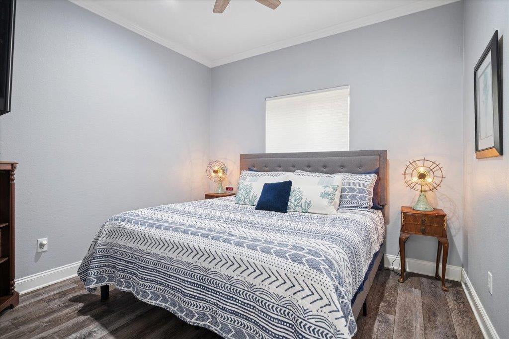 154 Bayside Circle Malakoff, TX 75148 - Photo 25 of 40 a bedroom with a bed and a window