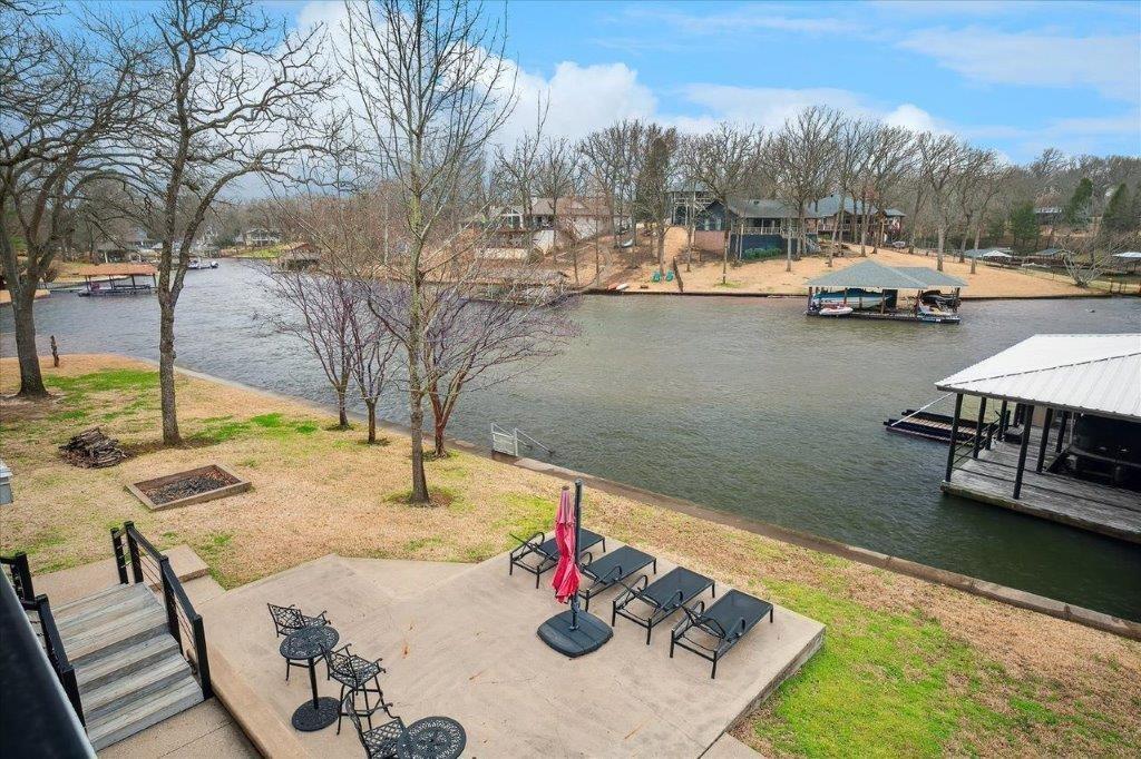 154 Bayside Circle Malakoff, TX 75148 - Photo 33 of 40 a view of swimming pool with an outdoor seating