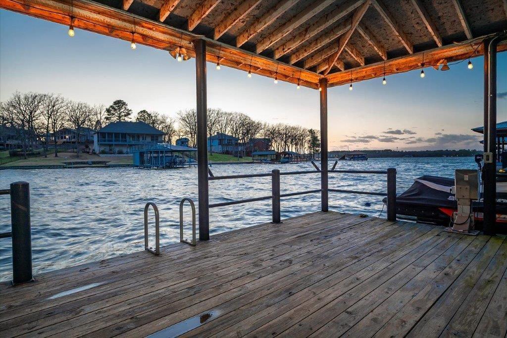 154 Bayside Circle Malakoff, TX 75148 - Photo 35 of 40 a view of a porch with wooden floor