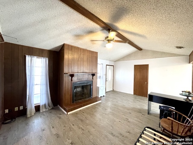 284 County Road 6612 Devine, TX 78016 - Photo 11 of 29