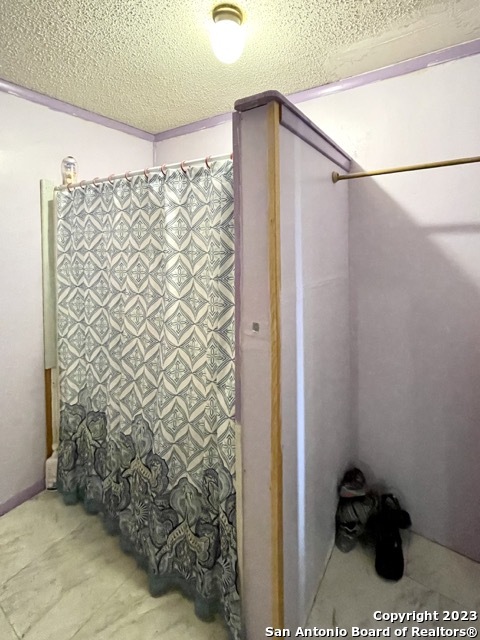 284 County Road 6612 Devine, TX 78016 - Photo 15 of 29