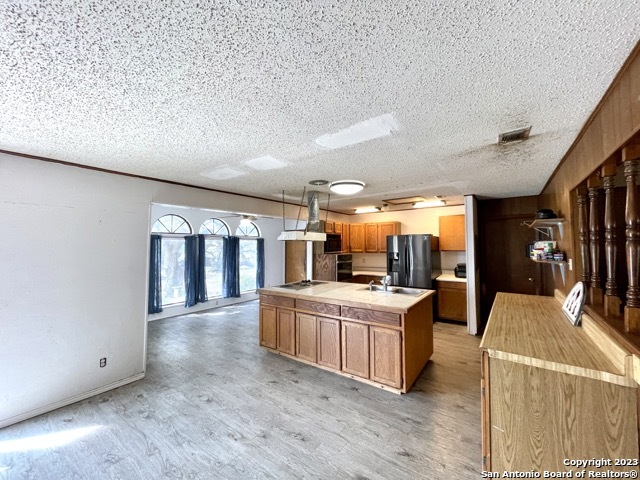 284 County Road 6612 Devine, TX 78016 - Photo 6 of 29