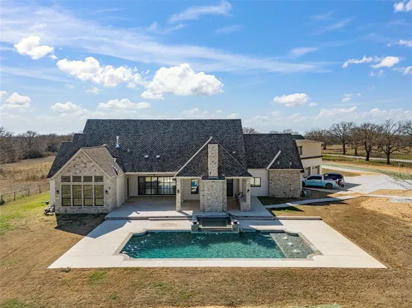$2,900,000 | 623 Lake Valley Road, Sunset, TX 76270