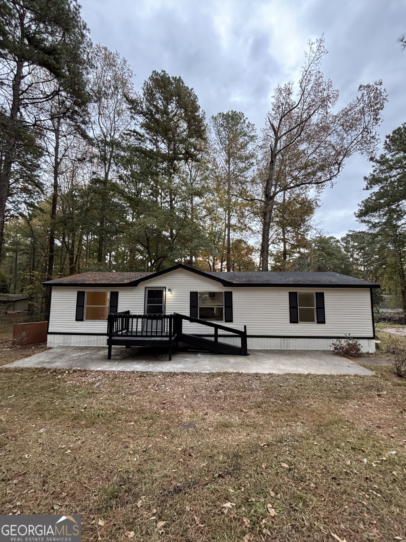 409 Paiute Road Locust Grove, GA 30248 - Photo 3 of 22