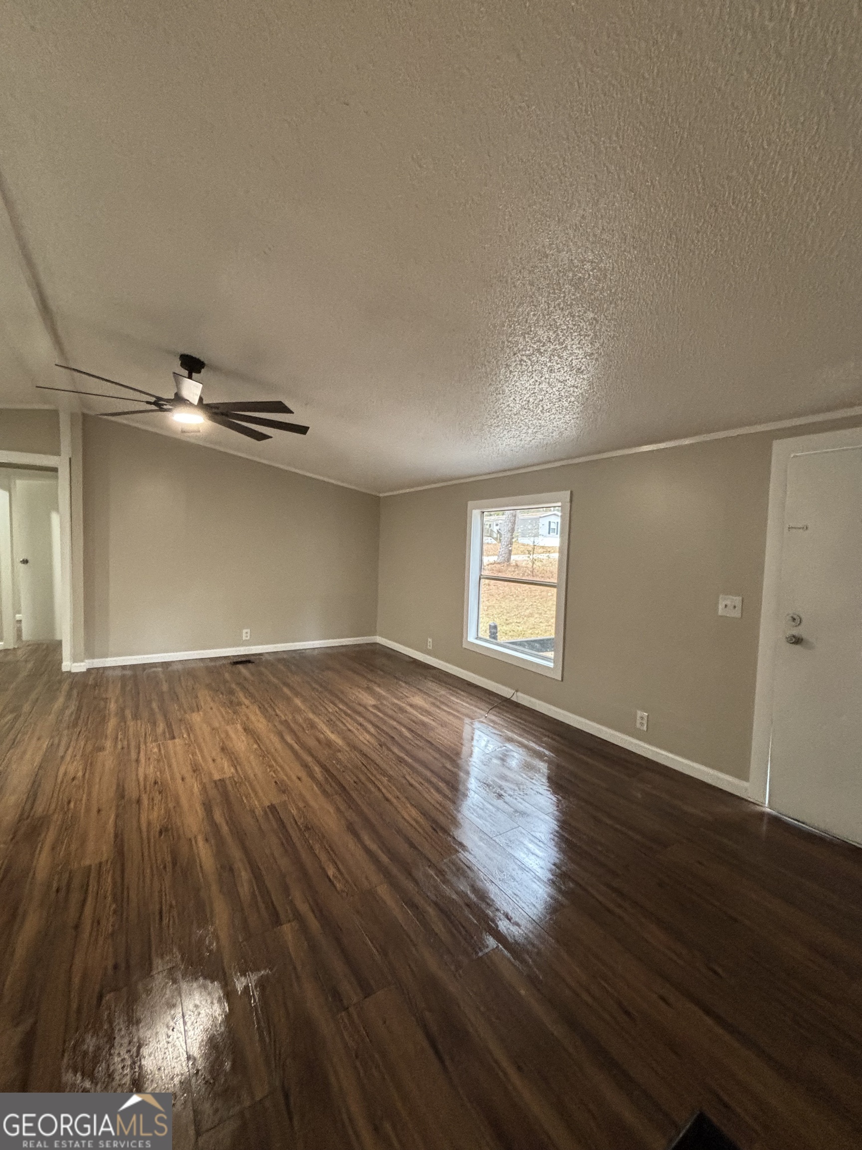 409 Paiute Road Locust Grove, GA 30248 - Photo 4 of 22