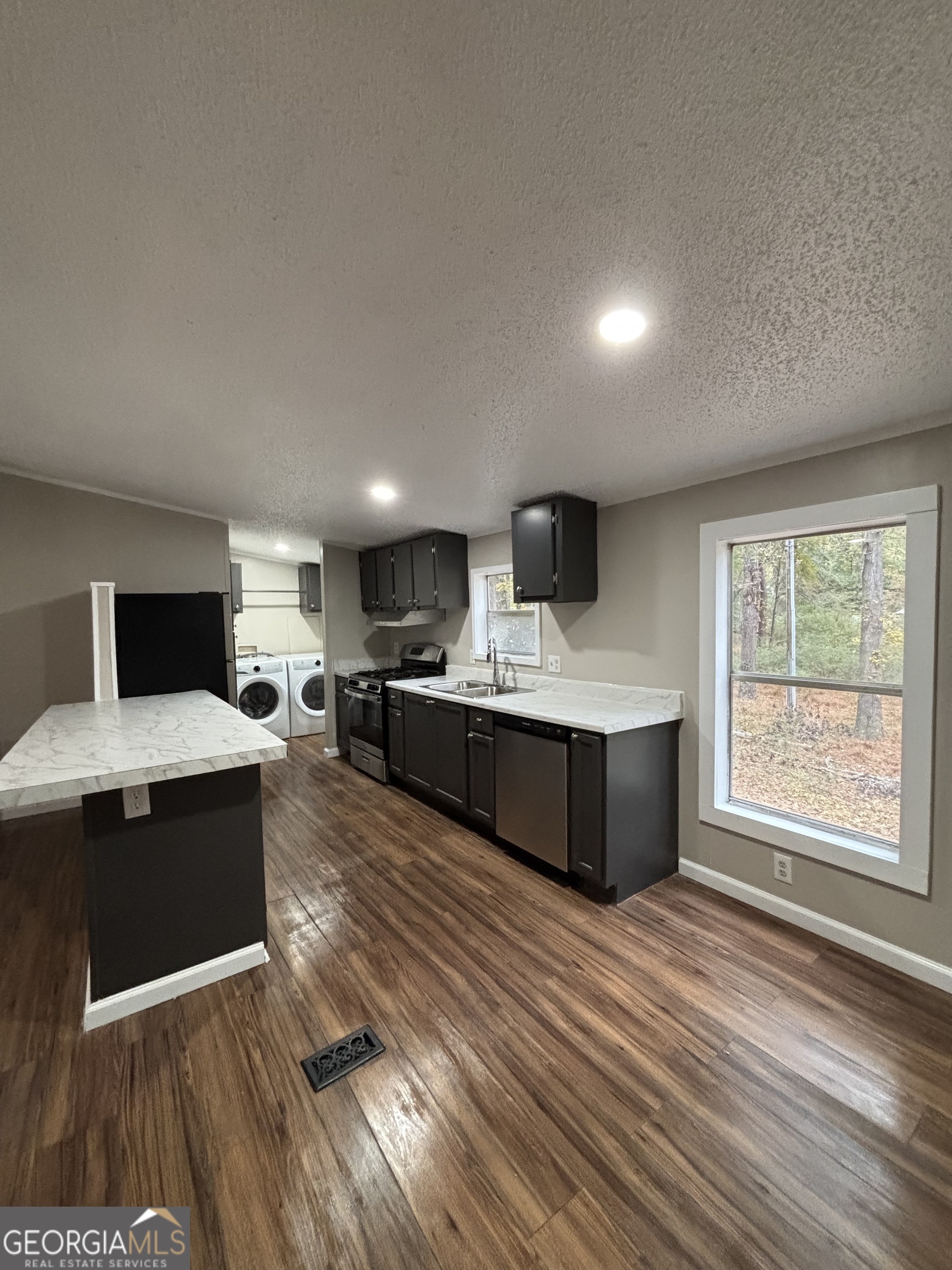 409 Paiute Road Locust Grove, GA 30248 - Photo 7 of 22