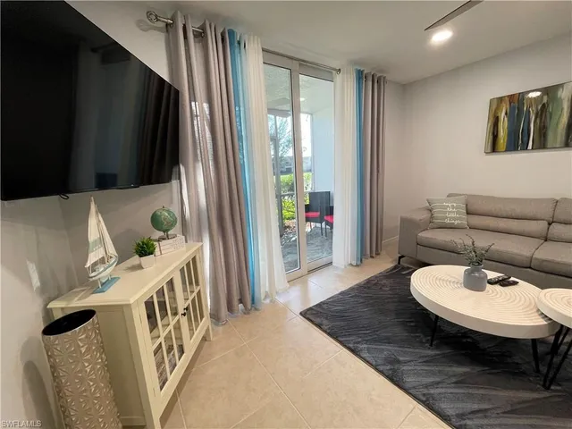 $289,900 | 170 Turtle Lake Court, Unit 103, Naples, FL 34105