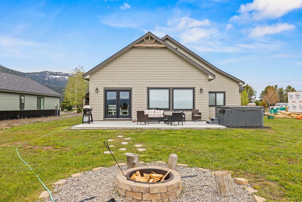 13124 Hawks Bay Road Donnelly, ID 83615 - Photo 2 of 50
