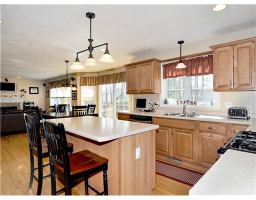 31 Kiley Way Coventry, RI 02816 - Photo 17 of 20 Kitchen.
