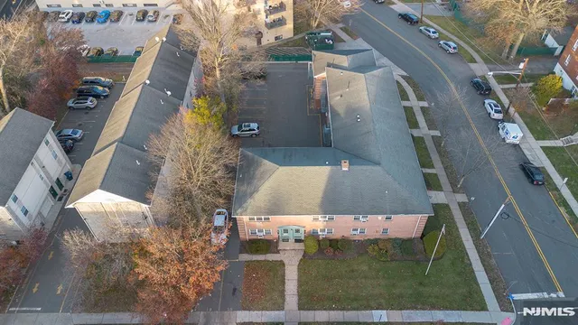 $1,800 | 138 Clinton Place, Unit 1B, Hackensack, NJ 07601