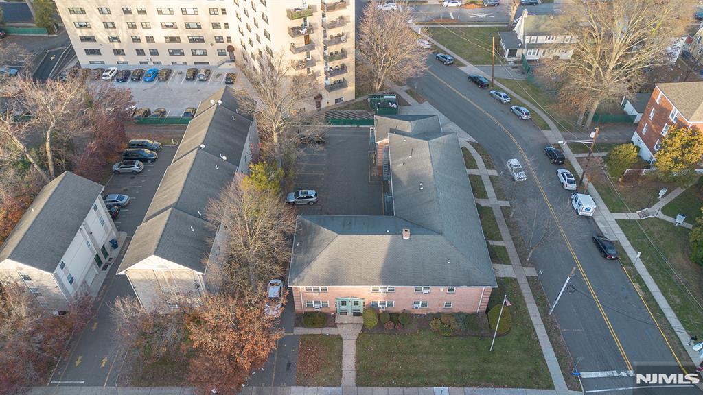 138 Clinton Place, Unit 1B Hackensack, NJ 07601 - Photo 3 of 12