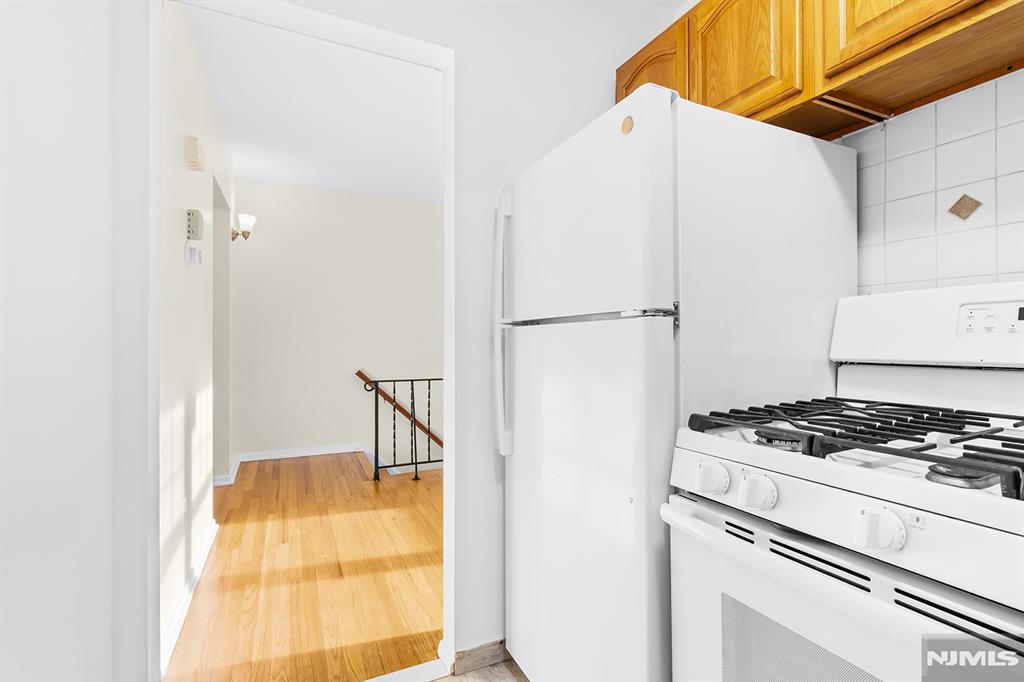 138 Clinton Place, Unit 1B Hackensack, NJ 07601 - Photo 4 of 12