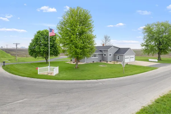 $419,900 | 4698 East 17th Road, Leland, IL 60531