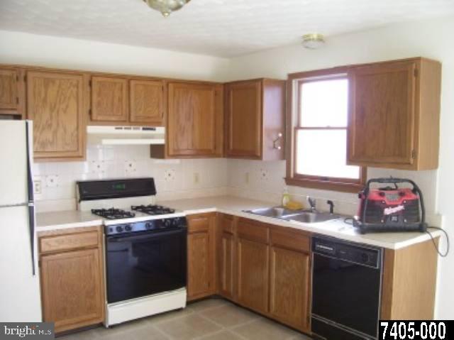 147 Filbert Street Hanover, PA 17331 - Photo 3 of 8 Gallery Image 3