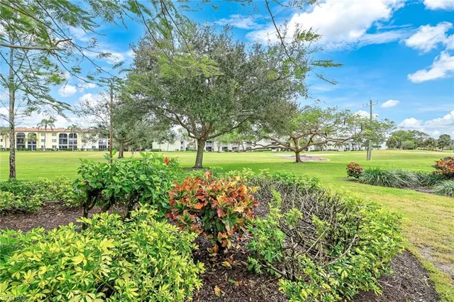 $179,900 | 1086 Forest Lakes Drive, Unit 9107, Naples, FL 34105