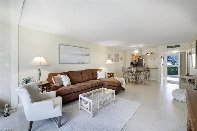 $179,900 | 1086 Forest Lakes Drive, Unit 9107, Naples, FL 34105