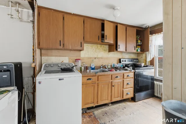 $200,000 | 197 Allen Street, Waterbury, CT 06706