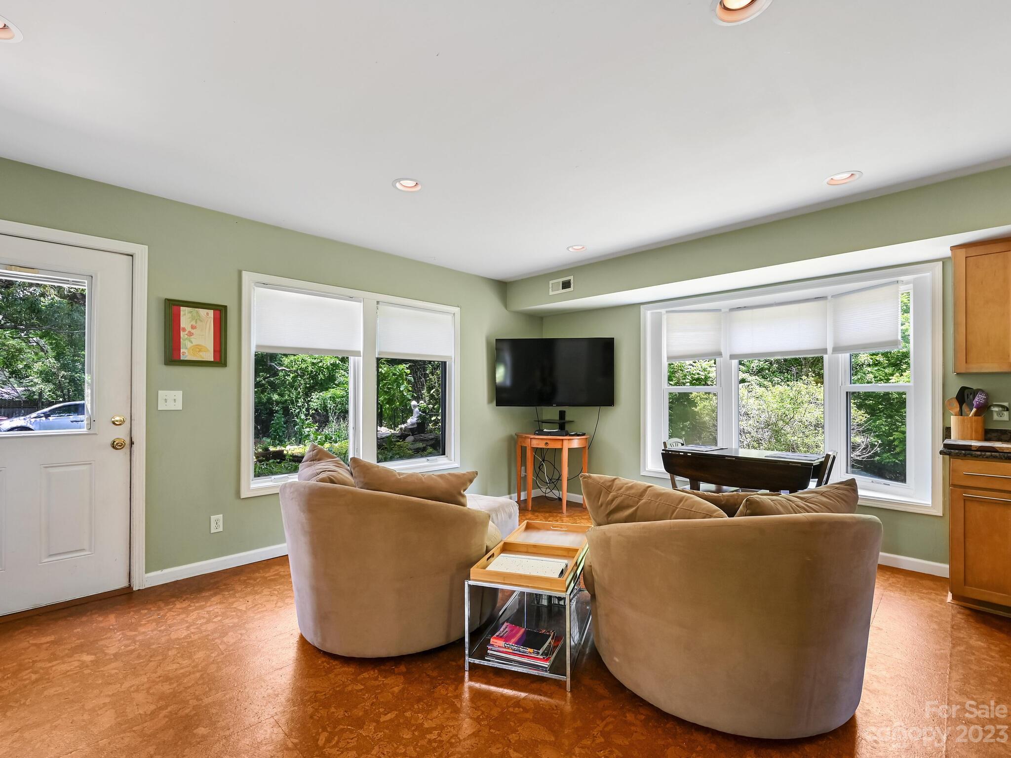 138 Flynn Branch Road Fletcher, NC 28732 - Photo 5 of 29 Gallery Image 5