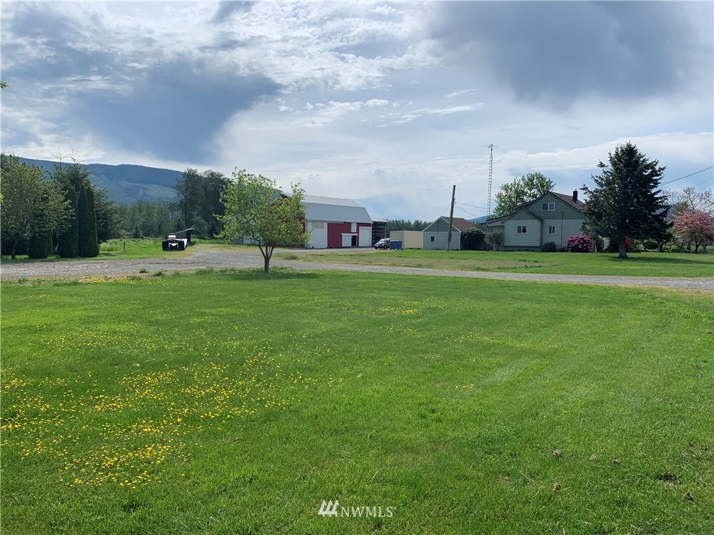 7332 Nooksack Road Everson, WA 98247 - Photo 21 of 33 a view of a city