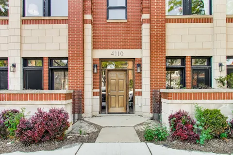 $599,000 | 4110 North Western Avenue, Unit 2S, Chicago, IL 60618