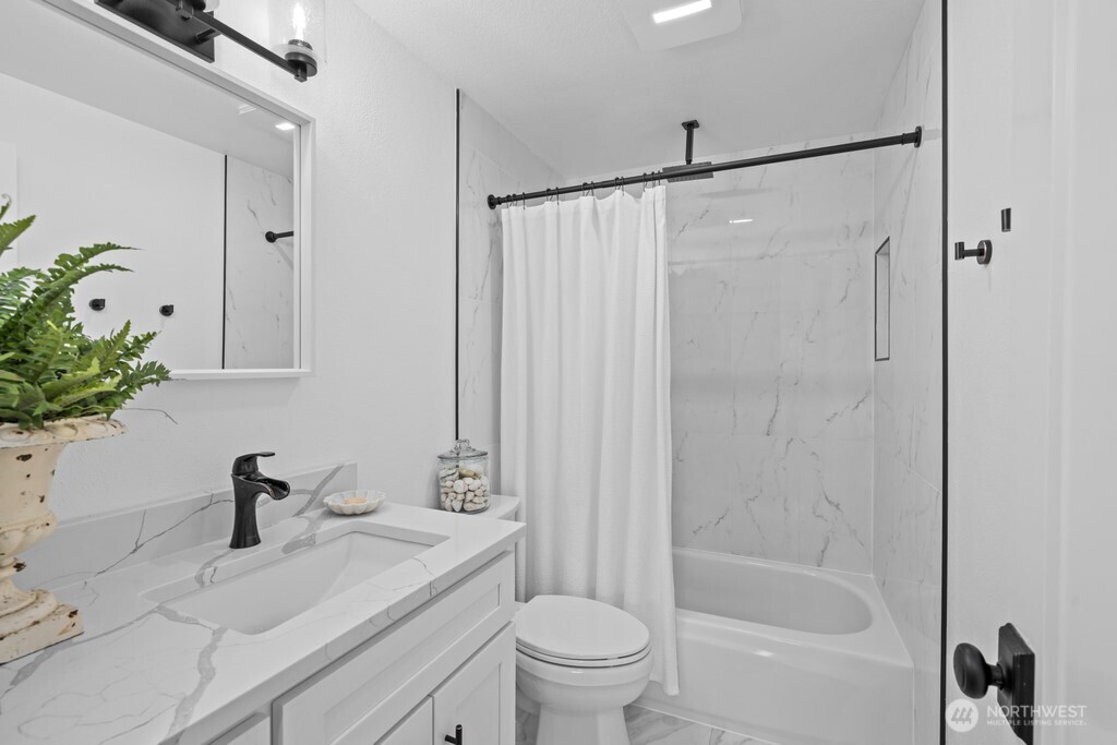 17420 158th Avenue Southeast Renton, WA 98058 - Photo 14 of 37